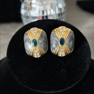 Avon KJL Durchess of Windsor Gold Earrings with Green Stone